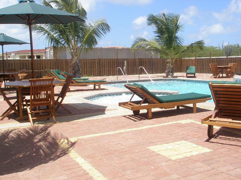Del Rey Apartments Aruba Екстериор снимка
